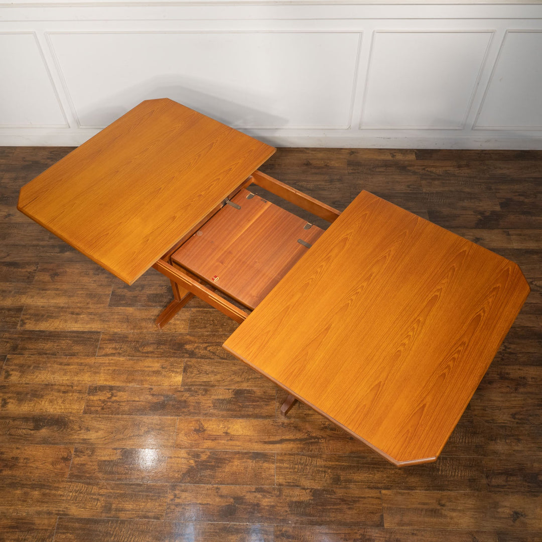 英国【G-PLAN ジープラン Chevron シェブロン】レアな逸品 山型デザインの木目がスタイリッシュ エクステンションダイニングテーブル /24I[m]
