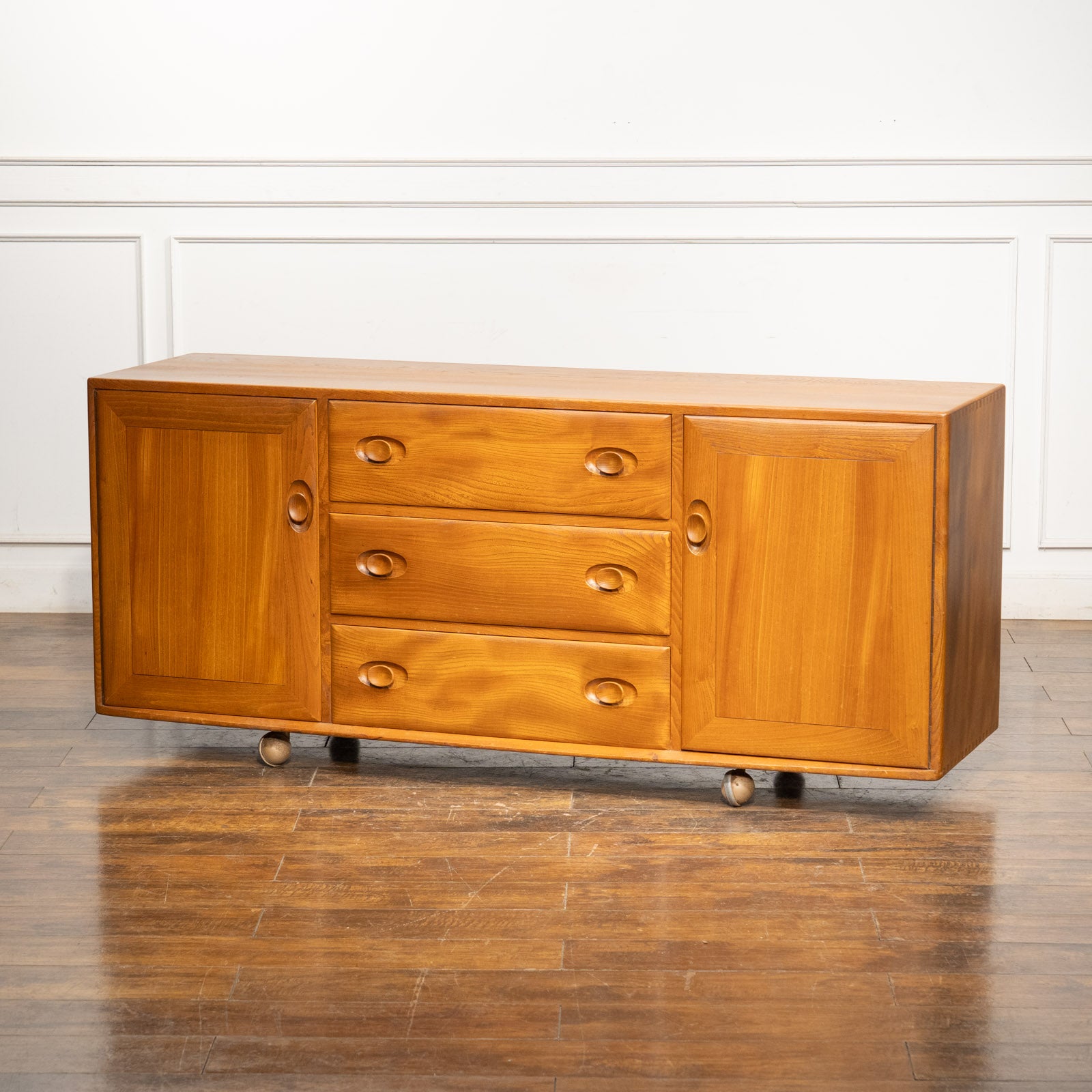 86778☆Ercol キャスター サイドボード カップボード ローボード ERCOL