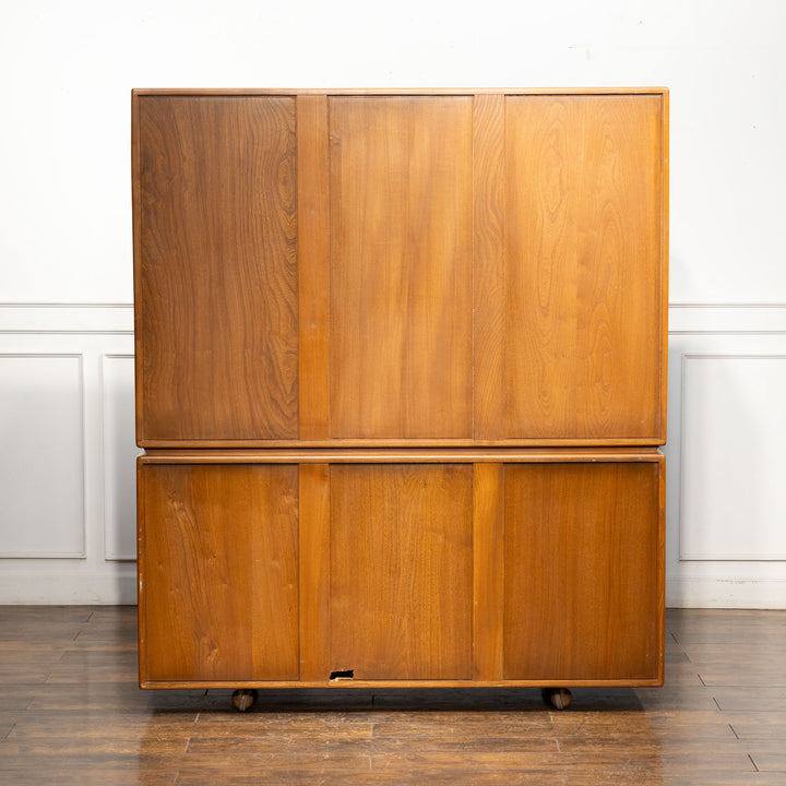 英国【ERCOL アーコール】3枚扉が特徴的 ウィンザー ディスプレイキャビネット /24I