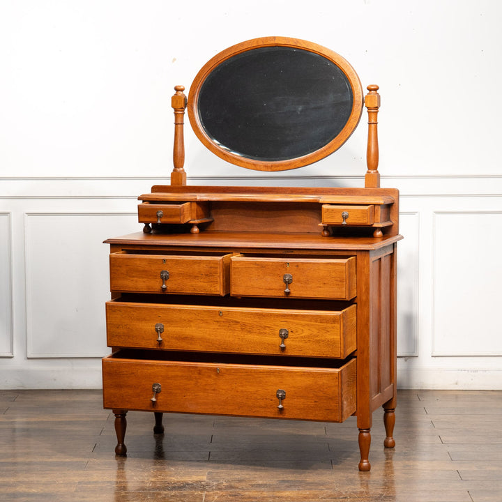 ミディアムブラウンの色味が温かみを感じる オーク ドレッサー /24I