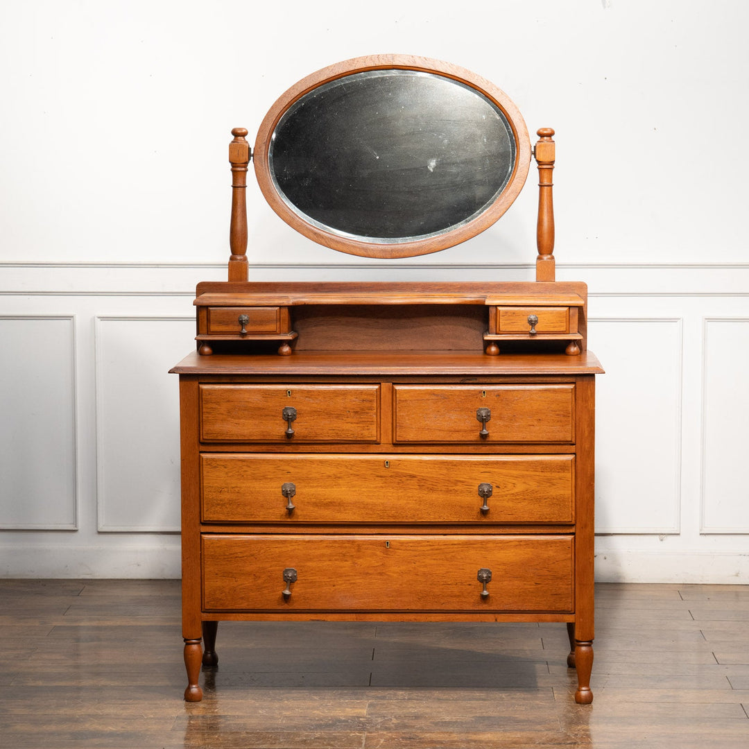 ミディアムブラウンの色味が温かみを感じる オーク ドレッサー /24I