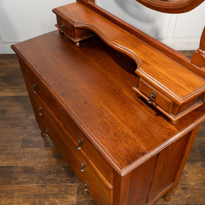 ミディアムブラウンの色味が温かみを感じる オーク ドレッサー /24I