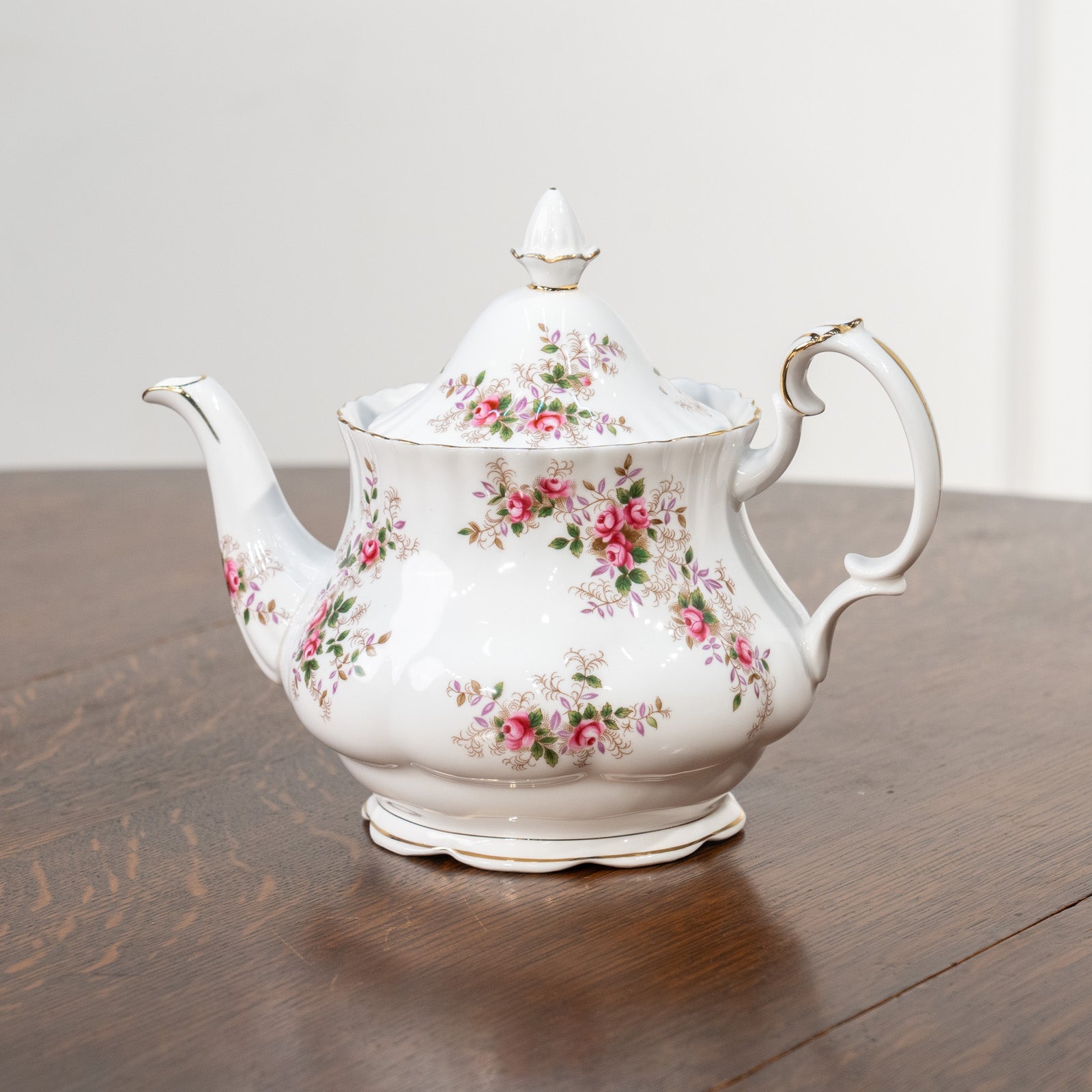 ロイヤルアルバート ティーポット　大サイズ　ラベンダーローズ　希少品 ROYAL ALBERT ロイヤルアルバート Lavender Rose ラベンダーローズ