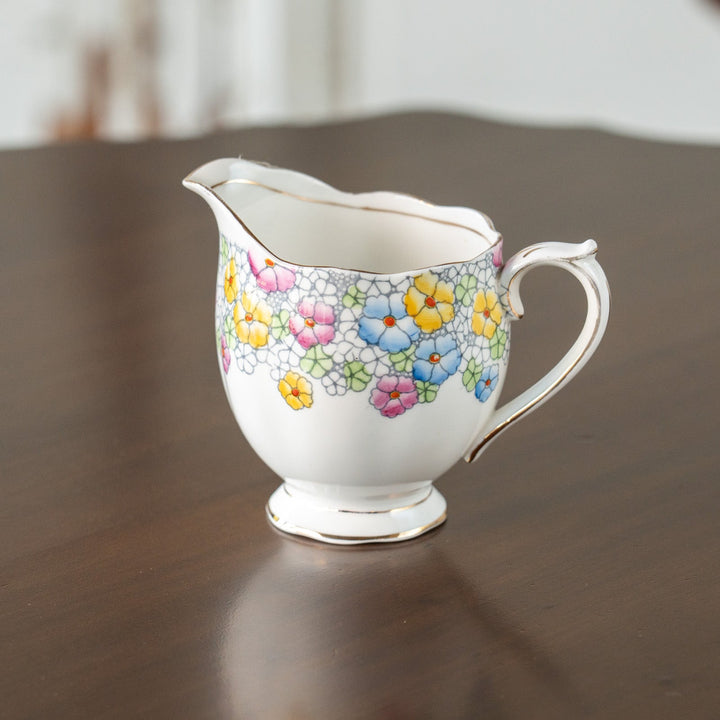 【ROYAL ALBERT ロイヤルアルバート】色彩豊かな小花が描かれた ミルクジャグ[m]