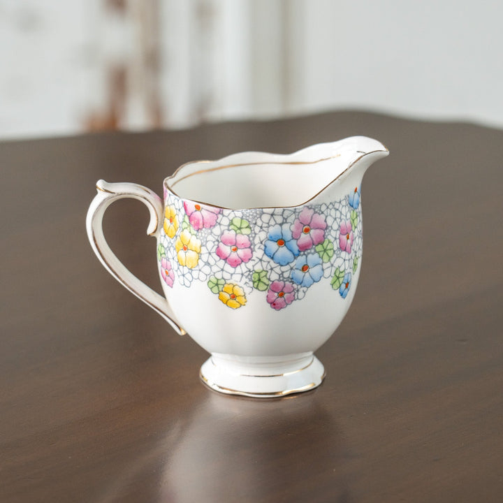 【ROYAL ALBERT ロイヤルアルバート】色彩豊かな小花が描かれた ミルクジャグ[m]