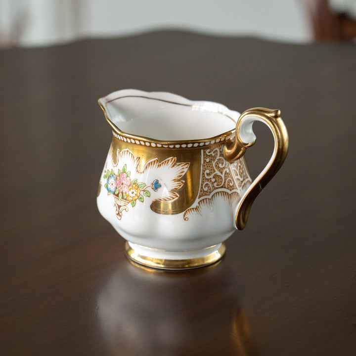 【ROYAL ALBERT ロイヤルアルバート Royalty ロイヤリティー】気品漂う華やかなデザイン ミルクジャグ[m]
