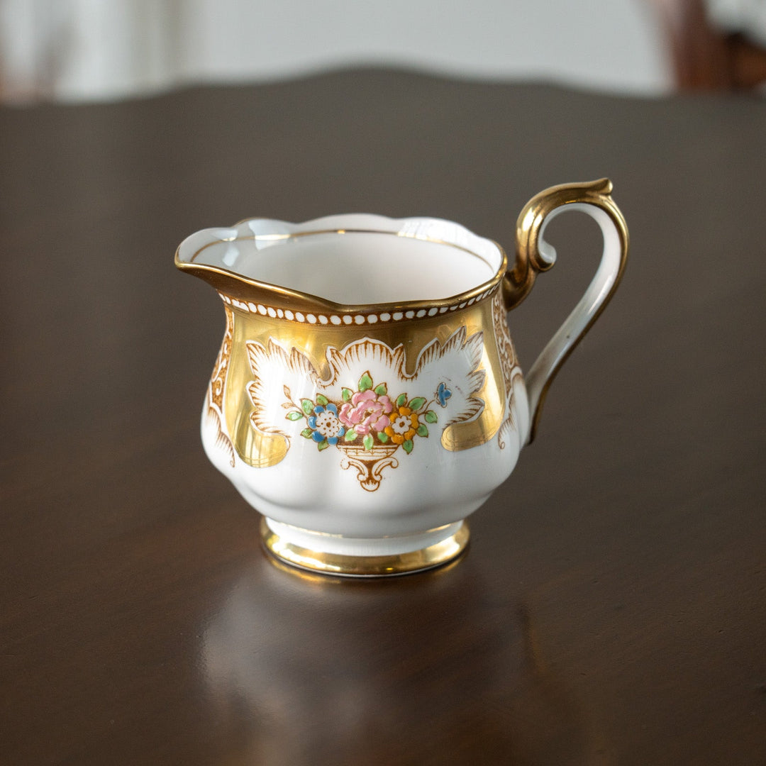 【ROYAL ALBERT ロイヤルアルバート Royalty ロイヤリティー】気品漂う華やかなデザイン ミルクジャグ[m]