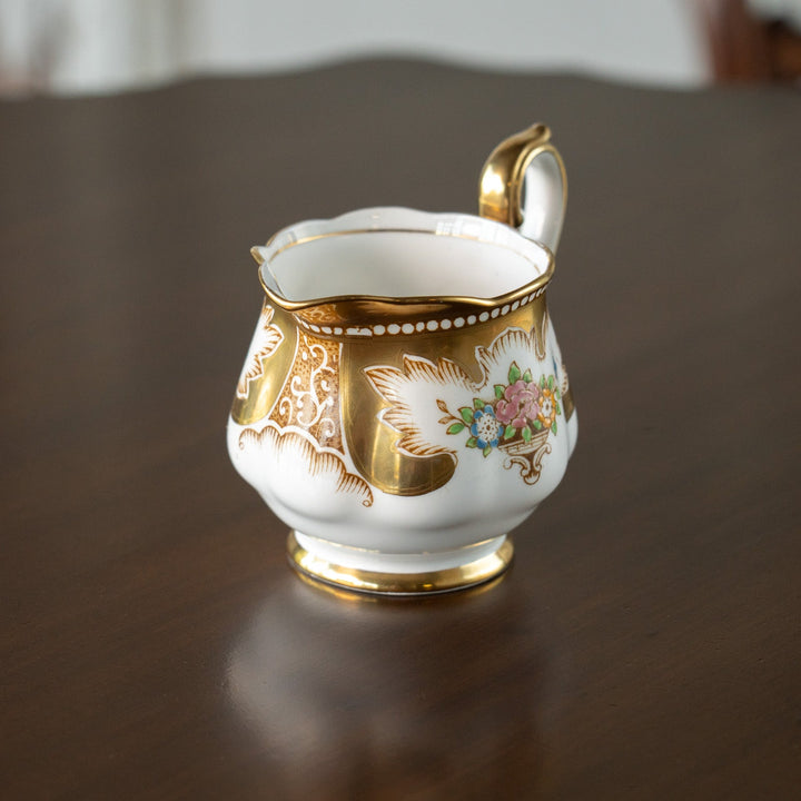 【ROYAL ALBERT ロイヤルアルバート Royalty ロイヤリティー】気品漂う華やかなデザイン ミルクジャグ[m]