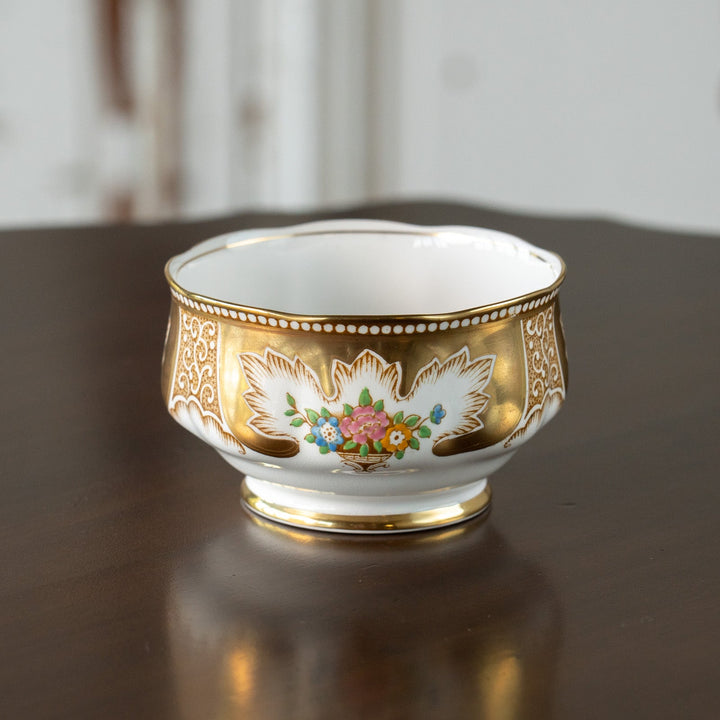 【ROYAL ALBERT ロイヤルアルバート Royalty ロイヤリティー】気品漂う華やかなデザイン シュガーボウル[m]