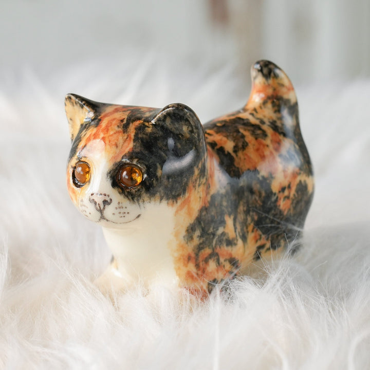 【Winstanley Cat ウィンスタンレイ キャット】◇小さなしっぽやクリームパンの様な手が愛らしい Calico キャリコ /24L-B[m]