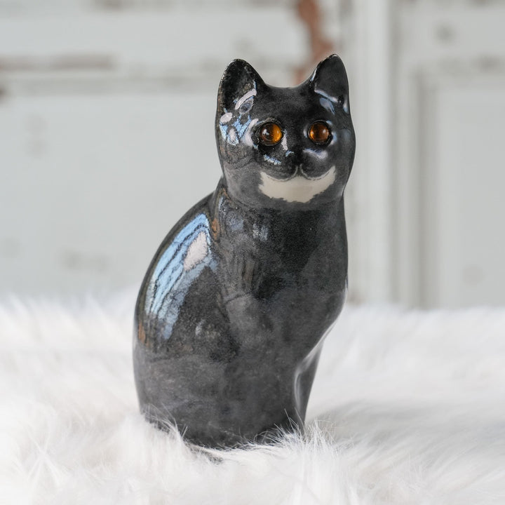 【Winstanley Cat ウィンスタンレイ キャット】◇両足をきゅっと揃えた上品な佇まい Tuxedo タキシード /24L[m]