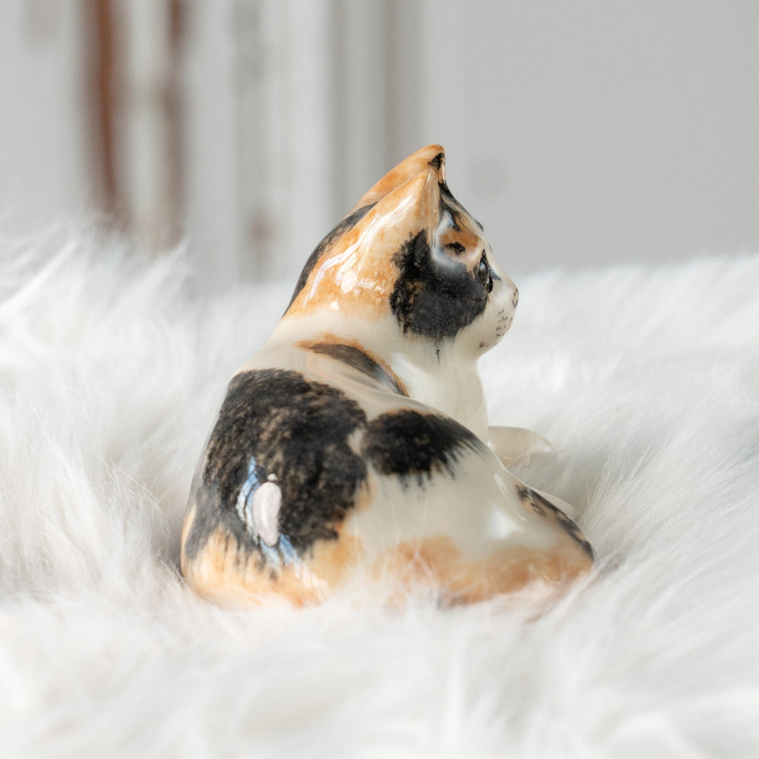 【Winstanley Cat ウィンスタンレイ キャット】◇横座りでリラックスした表情が素敵 Calico キャリコ /24L[m]