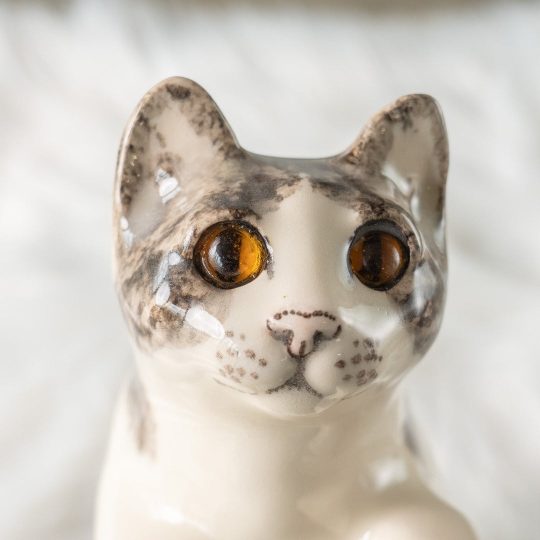 【Winstanley Cat ウィンスタンレイ キャット】◇キラキラした表情で二本足で立つ Silver tabby シルバータビー /24L[m]
