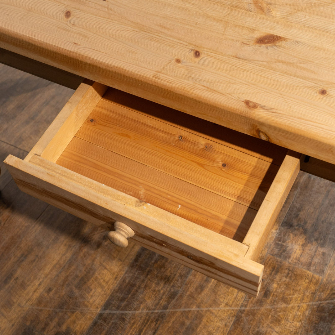 パイン材の温もりのある素朴さがカントリーやナチュラルなお部屋作りにマッチする キッチンテーブル /24L[m]