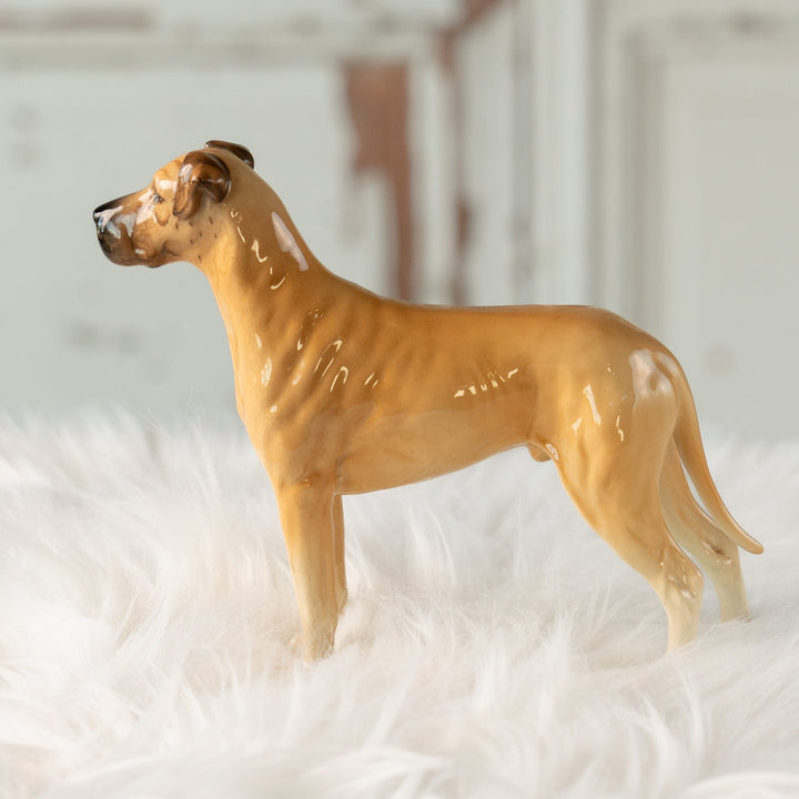 【BESWICK ベスウィック】力強さとしなやかさを感じる美しいフォルム グレートデン ドッグフィギュリン[m]