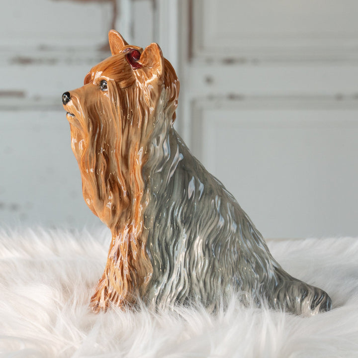【BESWICK ベスウィック】つぶらな瞳や頭のリボンが可愛らしい ヨークシャーテリア ドッグフィギュリン /24L-A[m]
