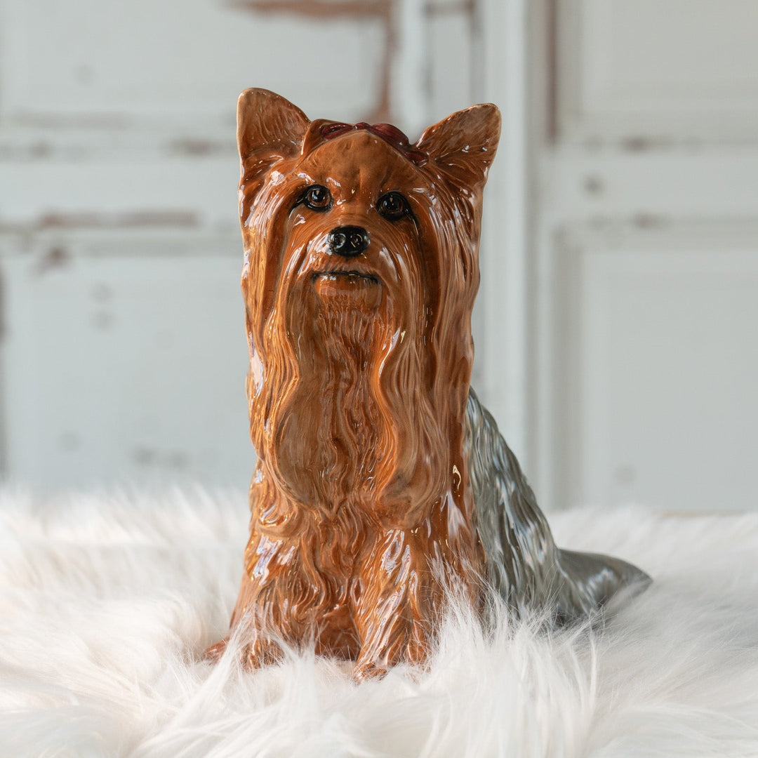 【BESWICK ベスウィック】つぶらな瞳や頭のリボンが可愛らしい ヨークシャーテリア ドッグフィギュリン /24L-B[m]
