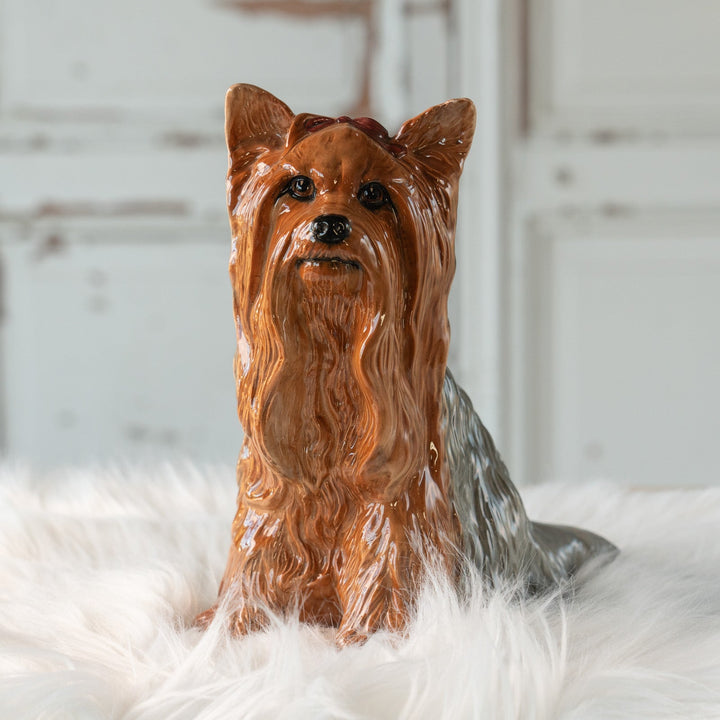 【BESWICK ベスウィック】つぶらな瞳や頭のリボンが可愛らしい ヨークシャーテリア ドッグフィギュリン /24L-B[m]