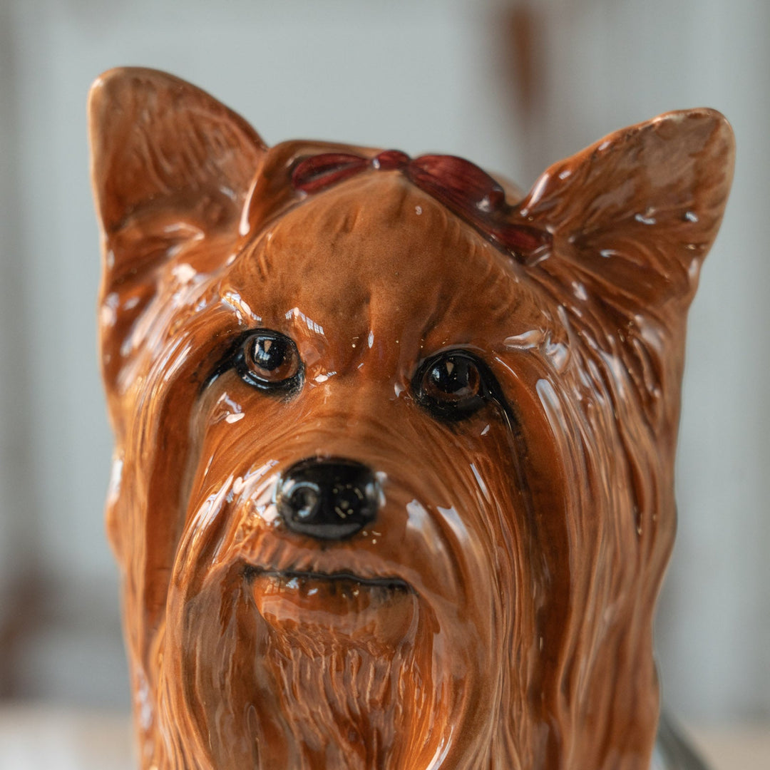 【BESWICK ベスウィック】つぶらな瞳や頭のリボンが可愛らしい ヨークシャーテリア ドッグフィギュリン /24L-B[m]