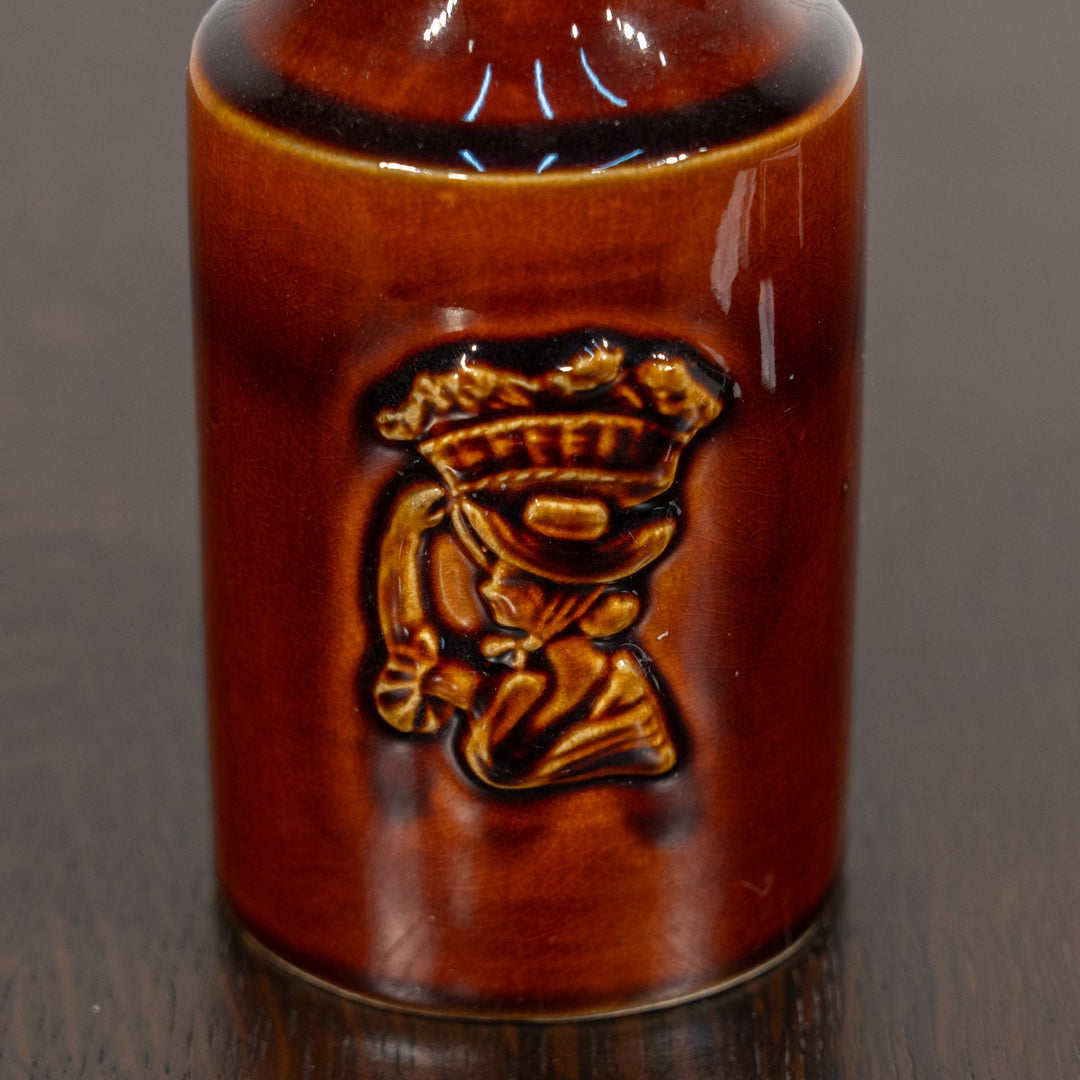 素朴なフォルムに濃い飴色の釉薬が艶やか ブラウン アンティークボトル /24L-A[m]
