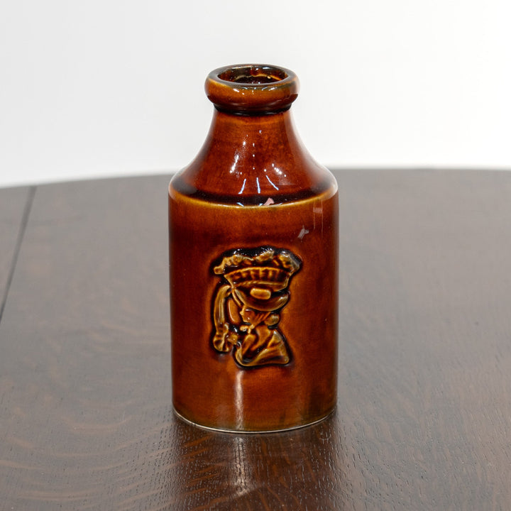 素朴なフォルムに濃い飴色の釉薬が艶やか ブラウン アンティークボトル /24L-B[m]