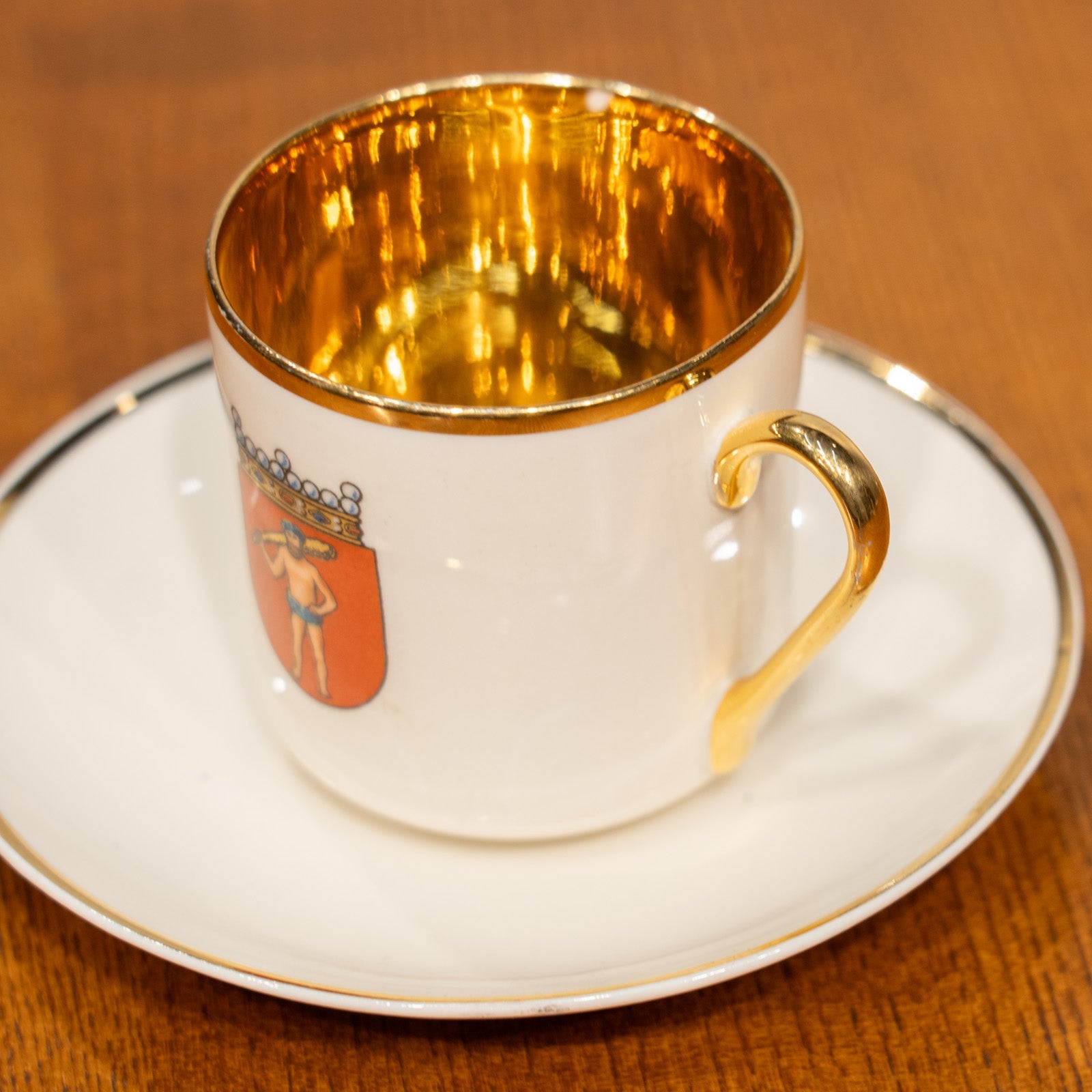 ARABIA アラビア】フィンランドの国や県の紋章が描かれた モカカップ