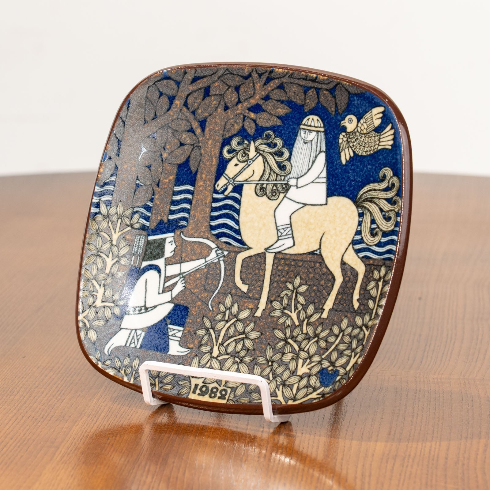 Arabia アラビア フィンランド　カレワラ 1982年イヤープレート ARABIA アラビア Kalevala カレワラ】イヤープレート 1982年製