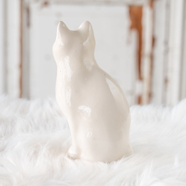 【Winstanley Cat ウィンスタンレイ キャット】◇両足をきゅっと揃えた上品な佇まい ブルーアイ Snowy スノーウィ /25F