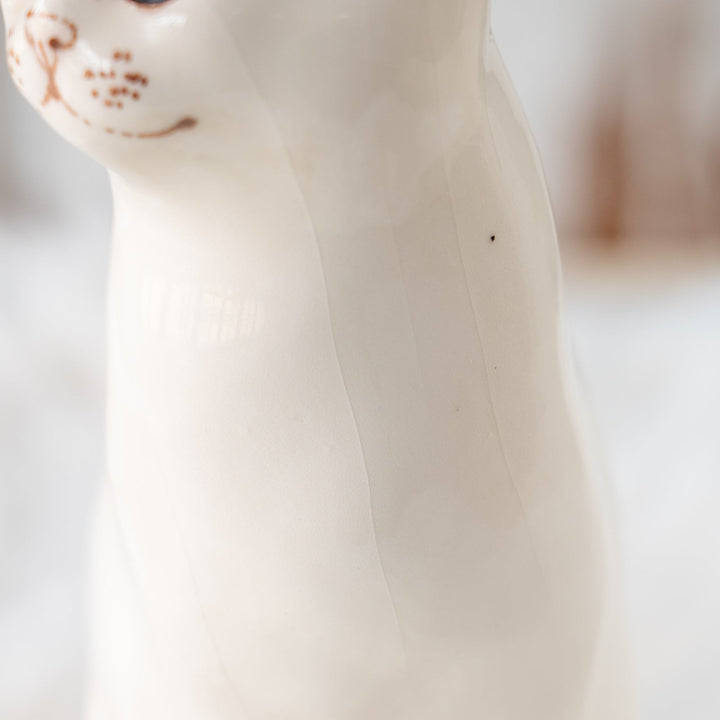 【Winstanley Cat ウィンスタンレイ キャット】◇両足をきゅっと揃えた上品な佇まい ブルーアイ Snowy スノーウィ /25F