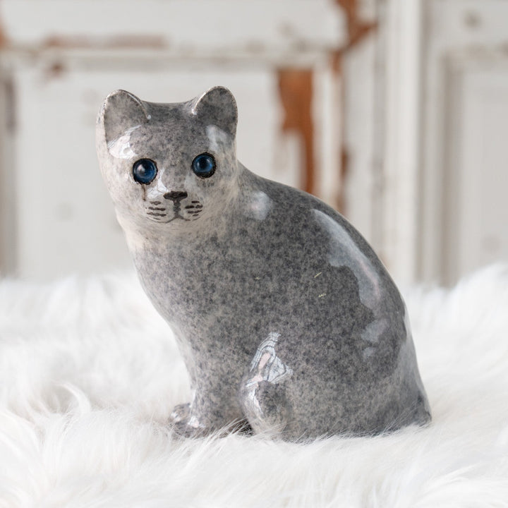 【Winstanley Cat ウィンスタンレイ キャット】◇座ってこちらを見つめる表情が愛らしい ブルーアイ Solid Blue ブルー