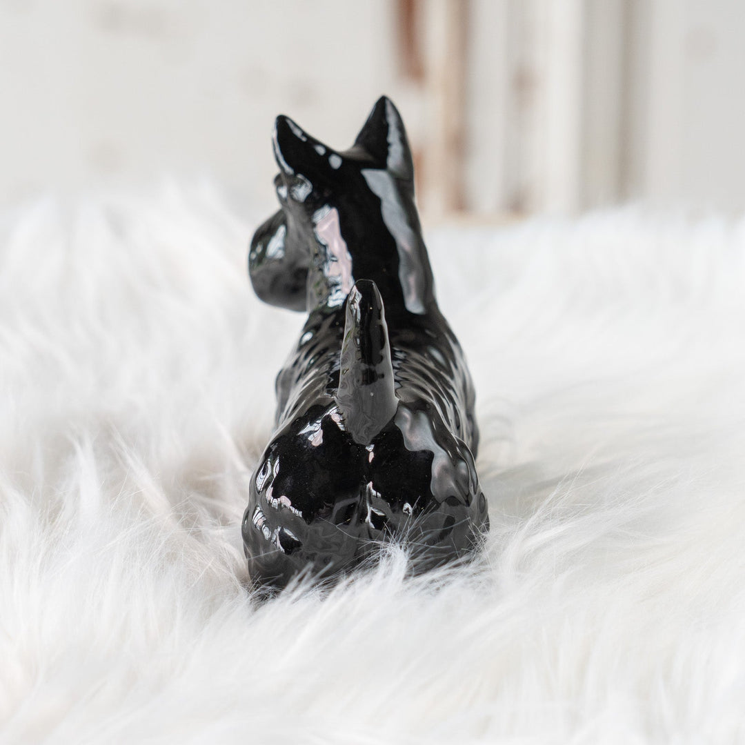 【BESWICK ベスウィック】ちょこんと伸びたしっぽが可愛らしい スコティッシュテリア ドッグフィギュリン /25F