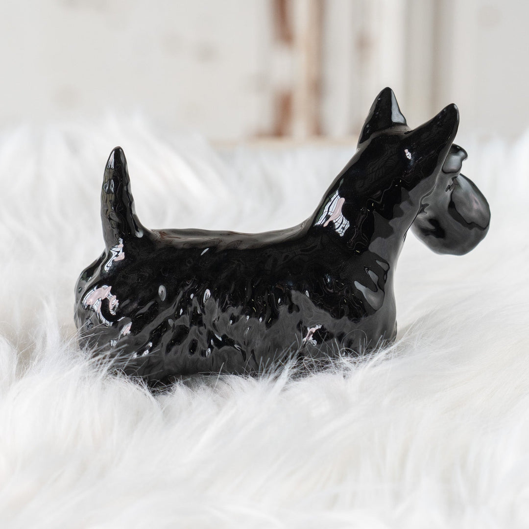 【BESWICK ベスウィック】ちょこんと伸びたしっぽが可愛らしい スコティッシュテリア ドッグフィギュリン /25F