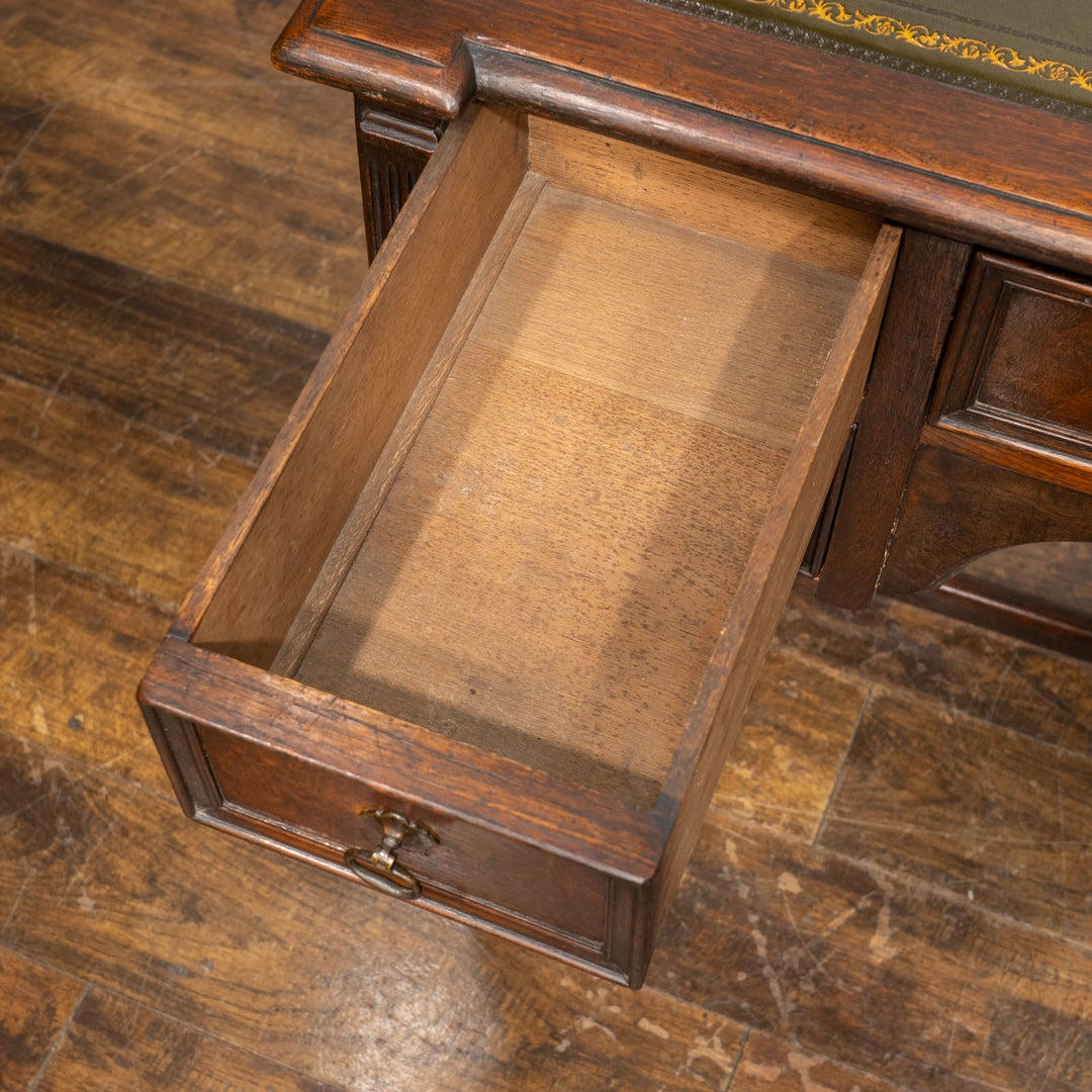 深みを感じるシープスキンの天板が魅力的 デスク /25G