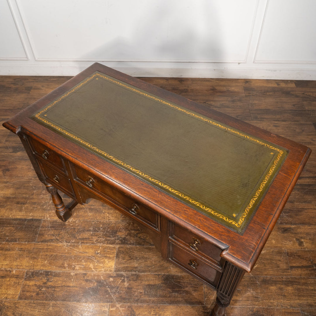 深みを感じるシープスキンの天板が魅力的 デスク /25G