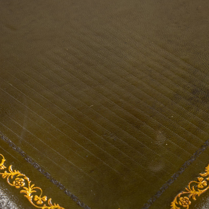 深みを感じるシープスキンの天板が魅力的 デスク /25G