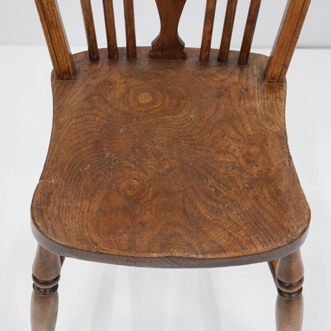車輪モチーフの透かし彫りが特徴 カントリー家具の定番 ホイールバック ウィンザーチェア /25G-3