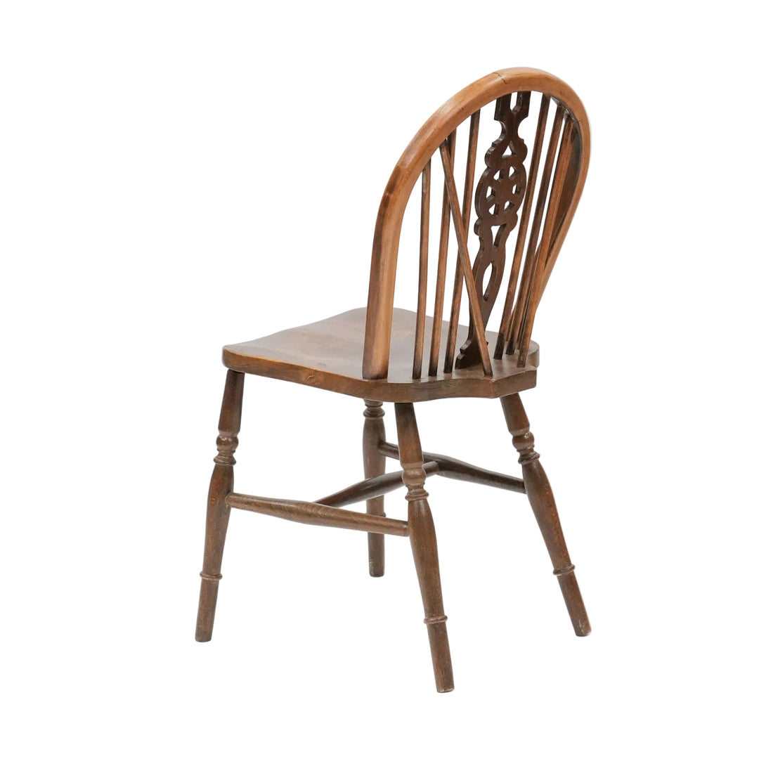 車輪モチーフの透かし彫りが特徴 カントリー家具の定番 ホイールバック ウィンザーチェア /25G-14