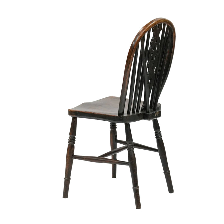 車輪モチーフの透かし彫りが特徴 カントリー家具の定番 ホイールバック ウィンザーチェア /25G-16
