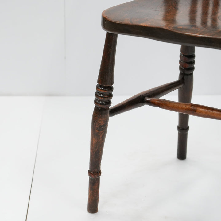 車輪モチーフの透かし彫りが特徴 カントリー家具の定番 ホイールバック ウィンザーチェア /25G-18