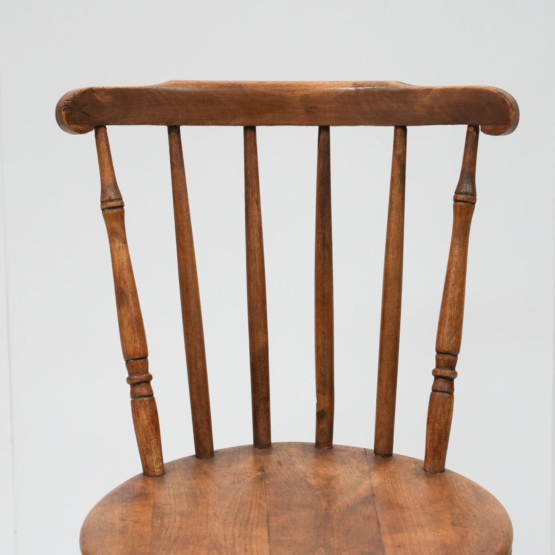 優雅な曲線が描く素朴で独特な美しさ アイベックスチェア /25G-2