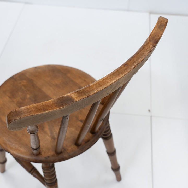 優雅な曲線が描く素朴で独特な美しさ アイベックスチェア /25G-2