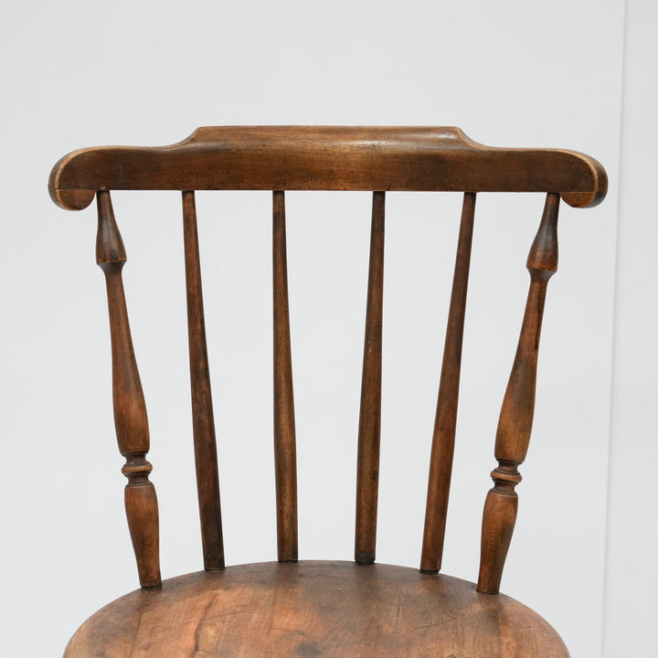 優雅な曲線が描く素朴で独特な美しさ アイベックスチェア /25G-3