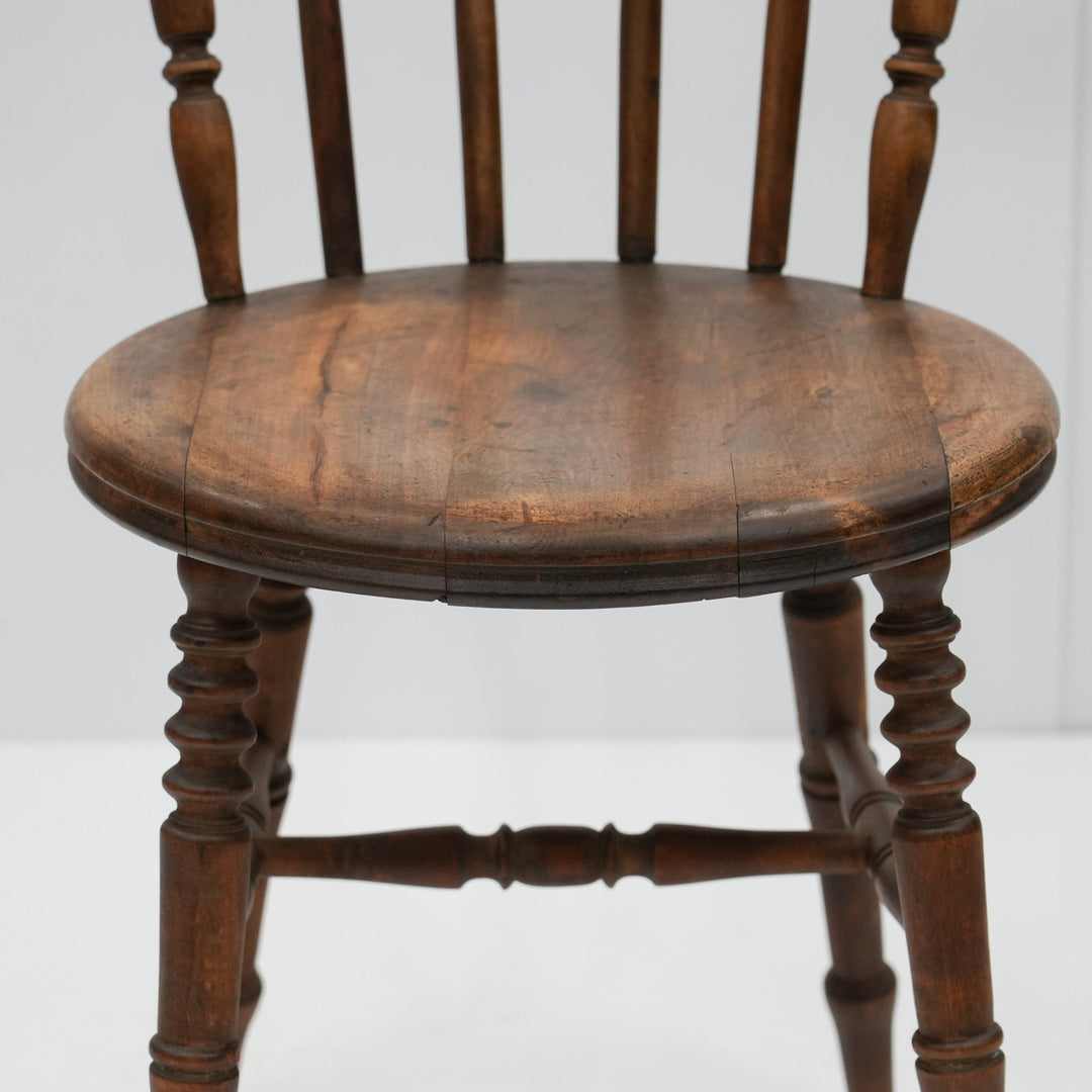 優雅な曲線が描く素朴で独特な美しさ アイベックスチェア /25G-3