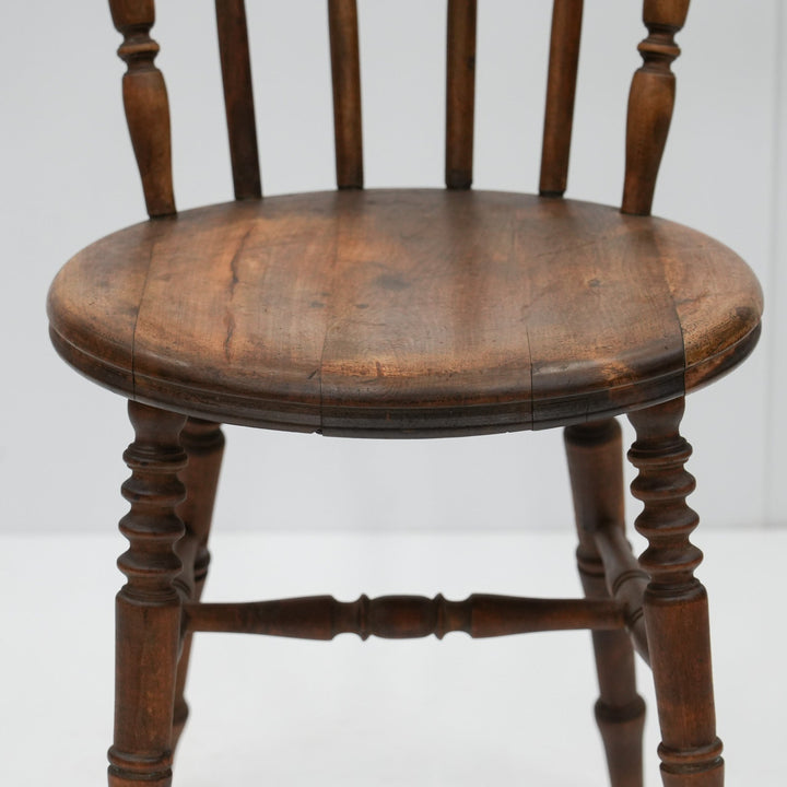 優雅な曲線が描く素朴で独特な美しさ アイベックスチェア /25G-3