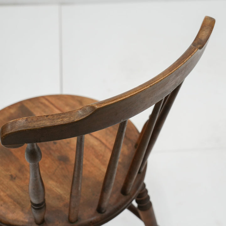 優雅な曲線が描く素朴で独特な美しさ アイベックスチェア /25G-3