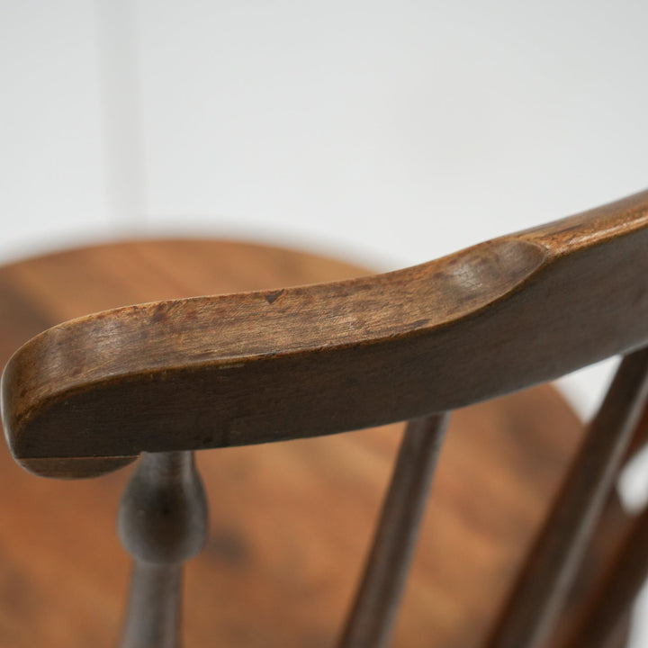 優雅な曲線が描く素朴で独特な美しさ アイベックスチェア /25G-3