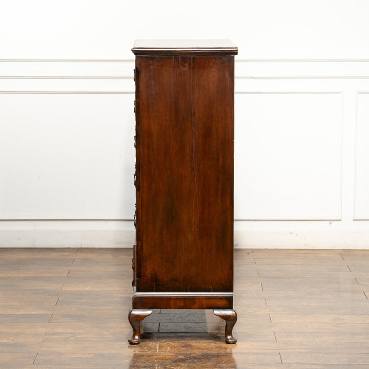 華やかなドロップハンドルやカブリオールレッグなど気品を感じる佇まい 6段チェスト /25G