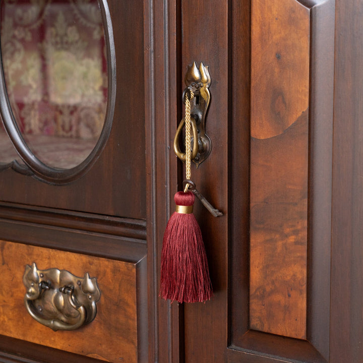 伝統的なカルトューシュやギロッシュなどの装飾が美しい レアモデル ミラーバックサイドボード /25G