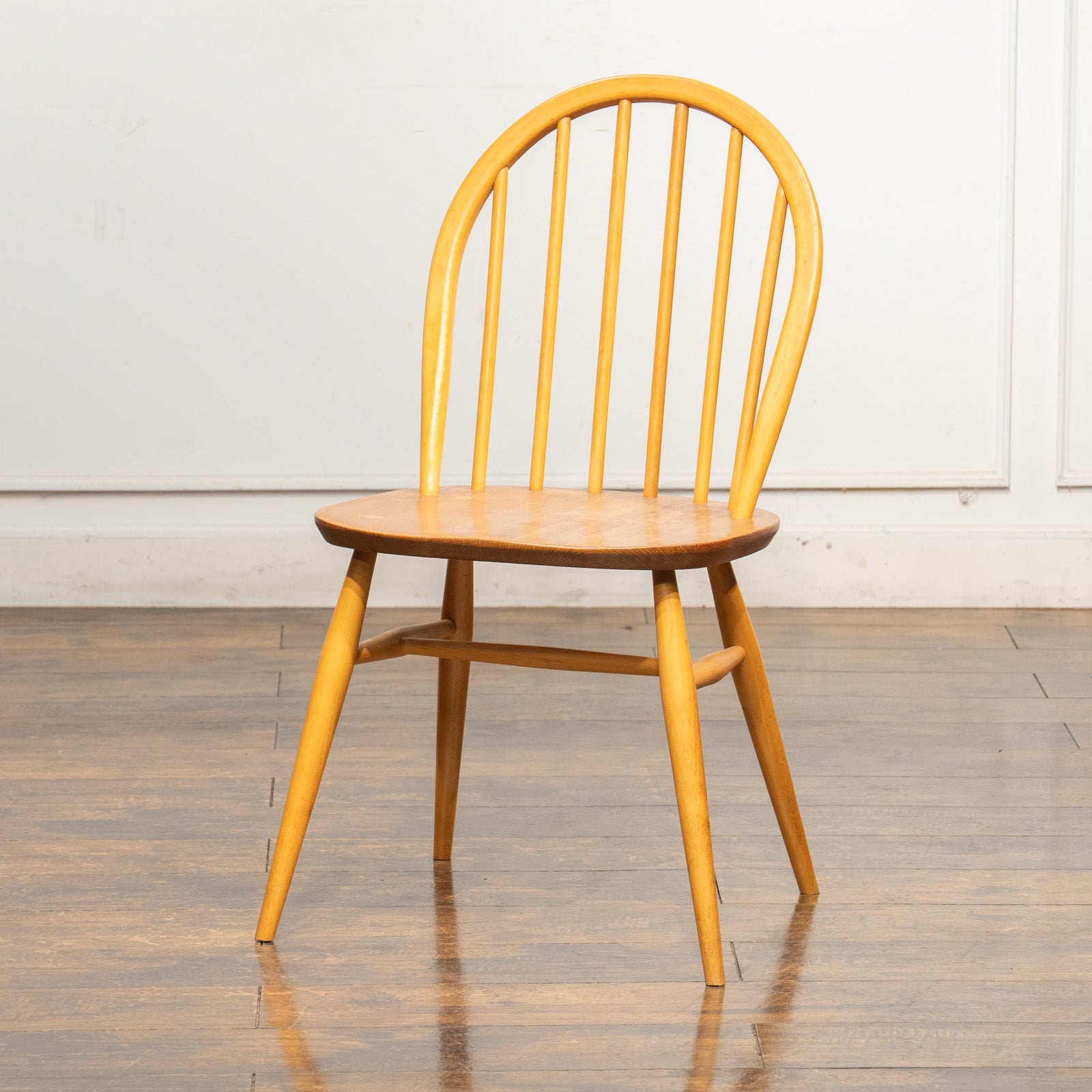 英国Vintage｜アーコール / ERCOL｜フープバックチェア｜6本スポーク アーコールのフープバックアームチェア（6本・オリーブ色・ハの字脚