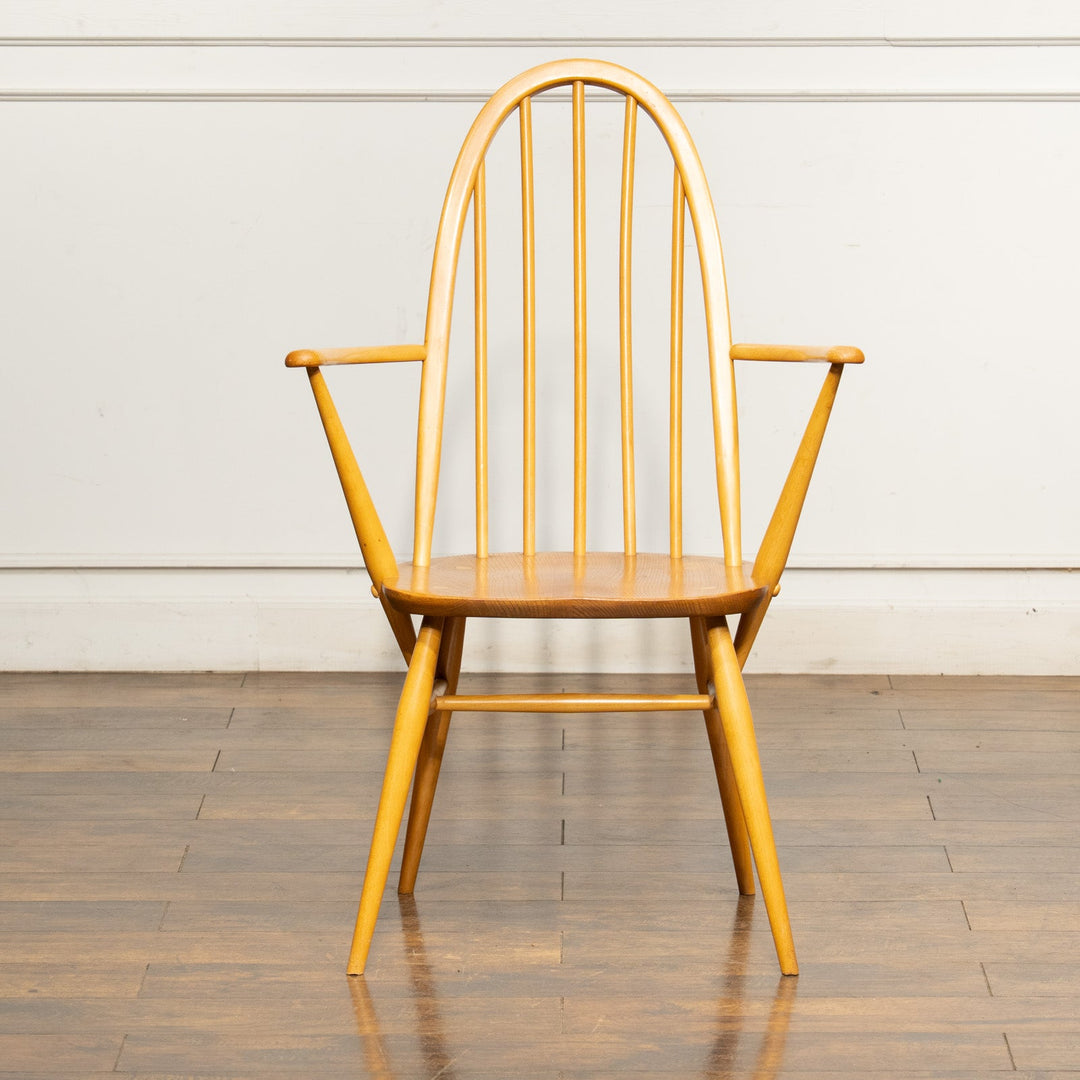 英国【ERCOL アーコール】曲げ木の技術を活かした高い背もたれとアームでゆったり寛げる クエーカーアームチェア 365A Windsor ウインザー /25G-3
